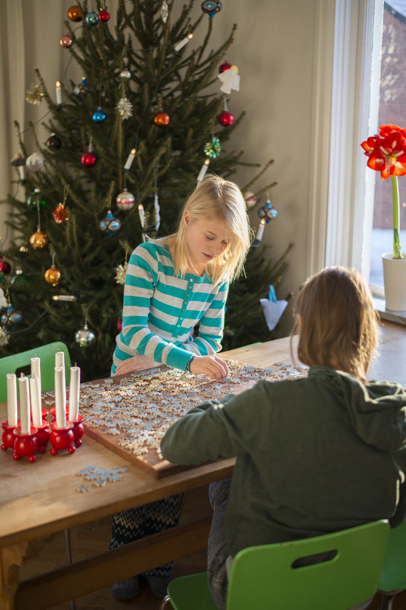 girls doing puzzles